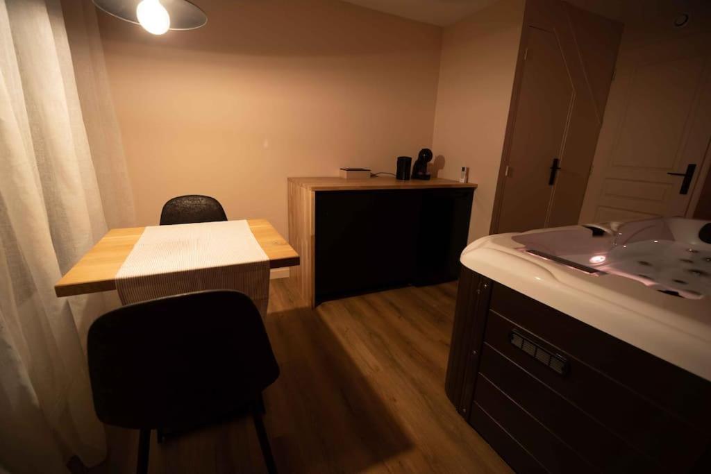 Suite & Spa Privatif Domaine Des Demoiselles Hauteville  Extérieur photo
